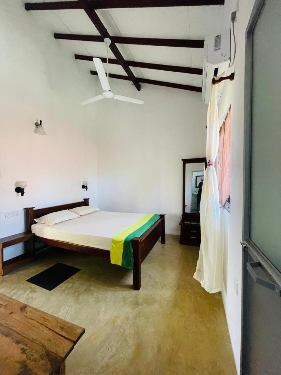 Star Canal Cottage Negombo Buitenkant foto