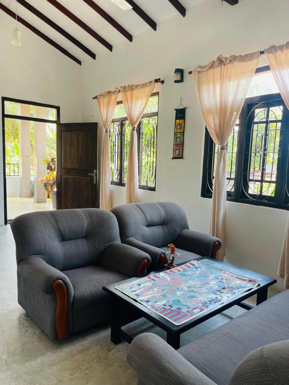 Star Canal Cottage Negombo Buitenkant foto